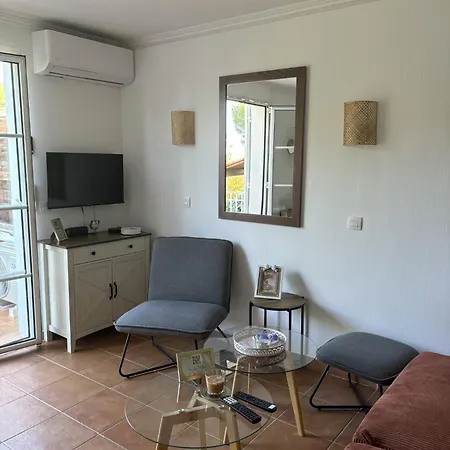 Lejlighed Lumineux Avec Piscine, Proche Et *