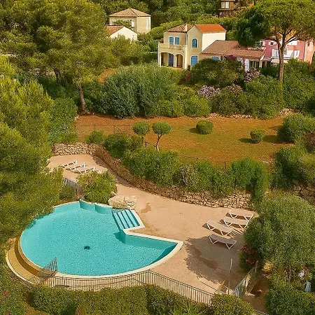 Familial Avec Piscine, Proche Et Saint-Raphaël
