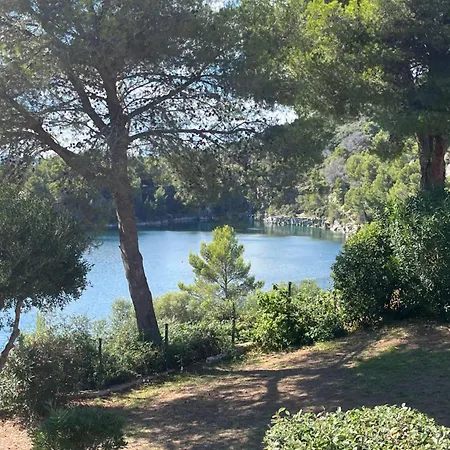 Lumineux Avec Piscine, Proche Et Lejlighed