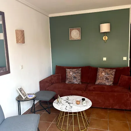 Familial Avec Piscine, Proche Et