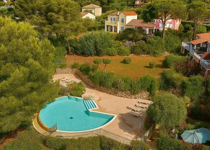 Lumineux, Proche Et Saint-Raphaël